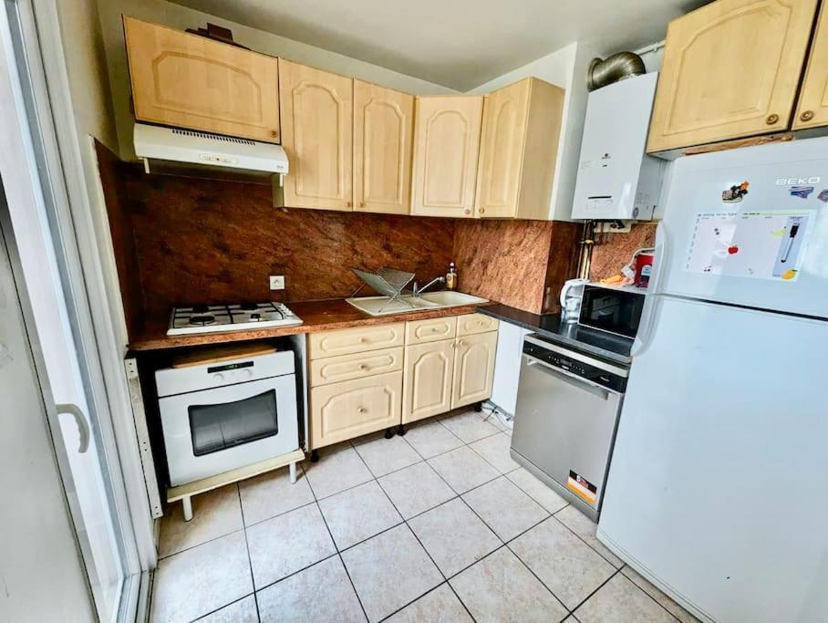 Impeccable Chambre, Bien Place, Calme & Tout Equipe Гренобъл Екстериор снимка